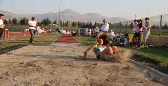 1. Erzurum Sprint ve Bayrak Yarışları Tamamlandı