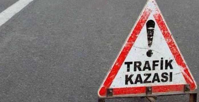 Karayazı'da Trafik Kazası: 1 Ölü 2 Yaralı