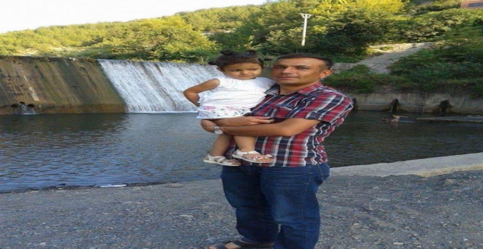 Minik Azra, Babasız Kaldı