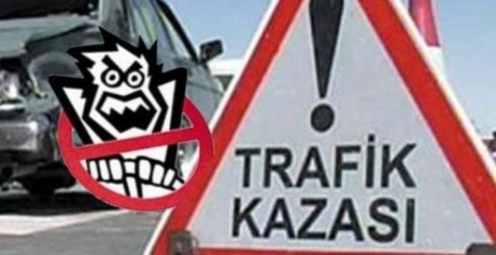 Uzundere'de Trafik Kazası: 12 Yaralı