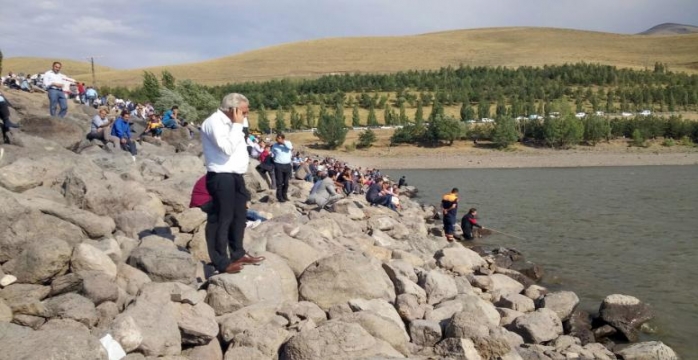Serinlemek İçin Gölete Giren İki Kişi Boğuldu