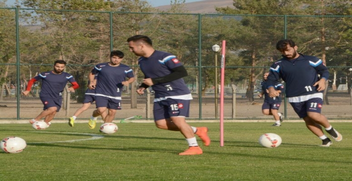 Dadaşlar, Erzin Belediyespor Maçına Hazırlanıyor