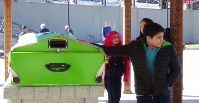 12 Yaşındaki Kız Basketbol Oynarken Fenalaşarak Öldü