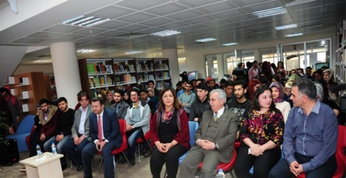 Oku-Yorum Kütüphane Buluşması Düzenlendi