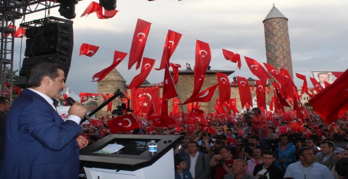 Bakan Çelik, ''Ezan Sesleriyle Cuntacıların Contasını Yaktınız''