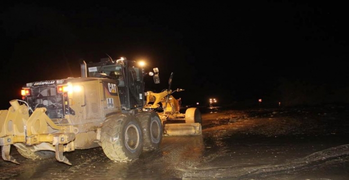 Sel Suları Erzurum-Artvin Karayolunu Kapattı