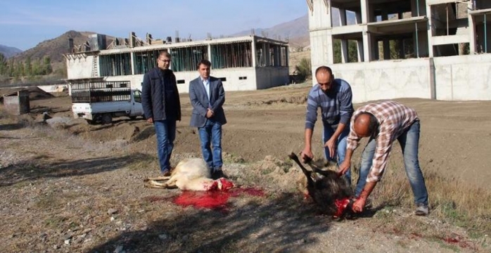 Garnizon Komutanlığı İnşaatına Çifte Kurban Kesildi!