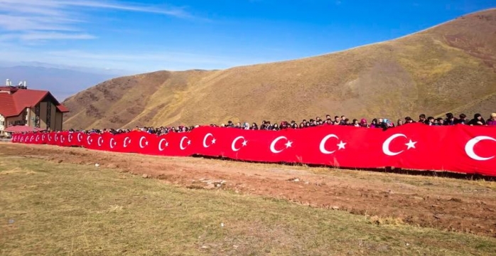 Gençlik Merkezlerinden 15 Temmuz Şehitlerini Anma Yürüyüşü