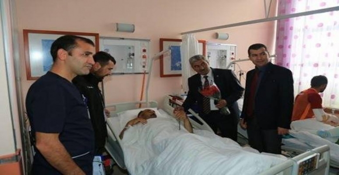 Hasta Hakları Günü'nde Gül Dağıttılar