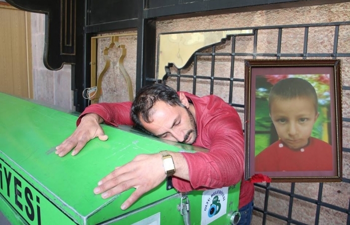 Minik Samet Oltu'yu Yasa Boğdu!