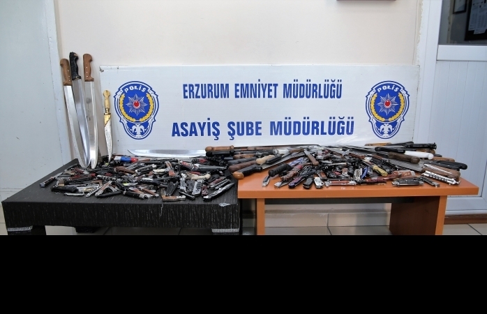 Güven Timleri 3 Ayda 490 Adet Bıçak Ele Geçirdi!