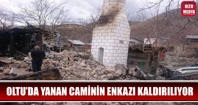 Oltu'da Yanan Caminin Enkazı Kaldırılıyor