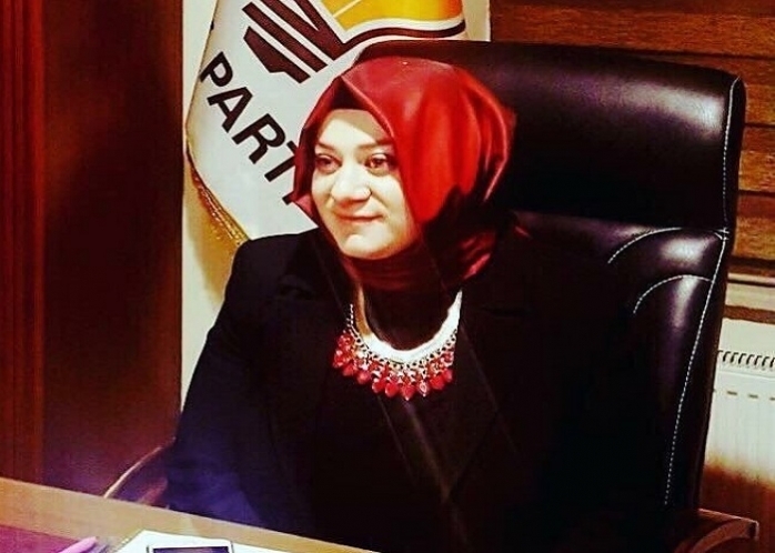 AK Parti Erzurum Kadın Kolları Başkanı İstifa Etti!