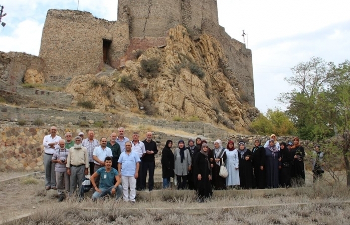 Oltu’nun Tarihi Yerlerini Gezdiler!