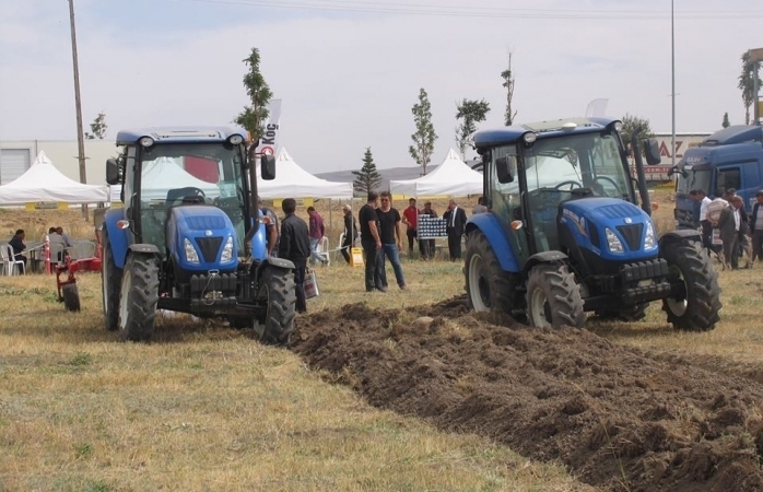 Erzurum’lu Çiftçiler Tarım ve Teknoloji Road Show Saha Etkinliğinde Bir Araya Geldi!