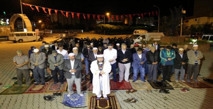 Demokrasi Nöbetinin 20. Gününe Teheccüd İle Bismillah!