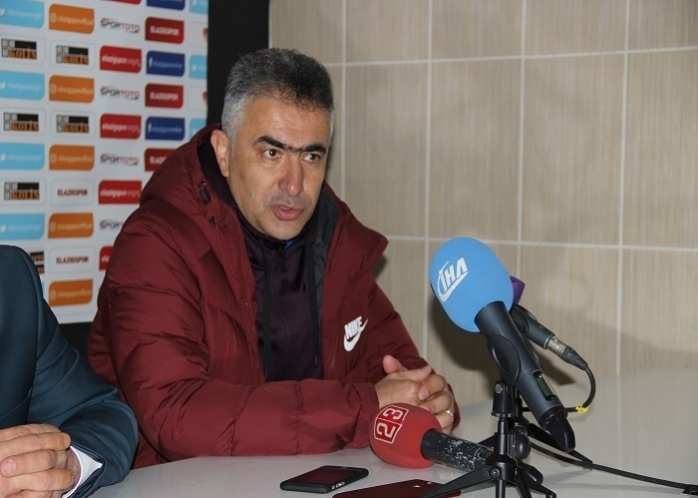 Erzurumspor Teknik Direktörü Altıparmak: 