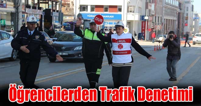 Öğrenciler Polisle Birlikte Trafik Denetimi Yaptı!