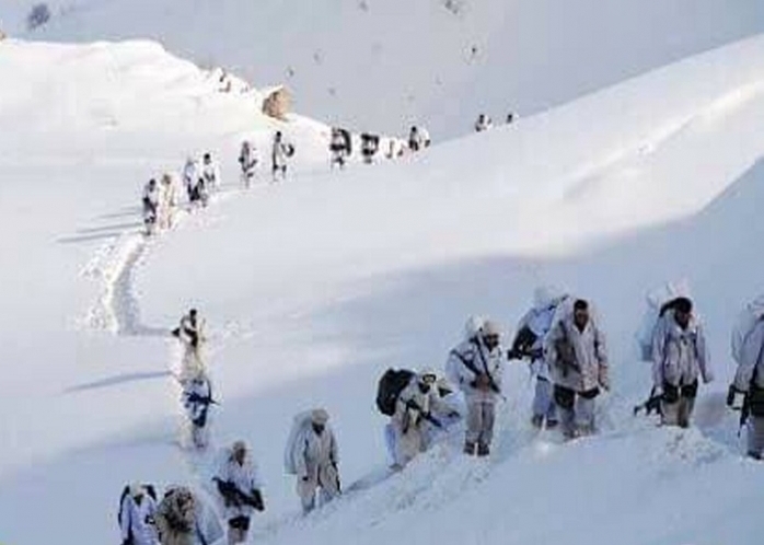 Komandolar, Şenkaya'da Terörist Avına Çıktı!