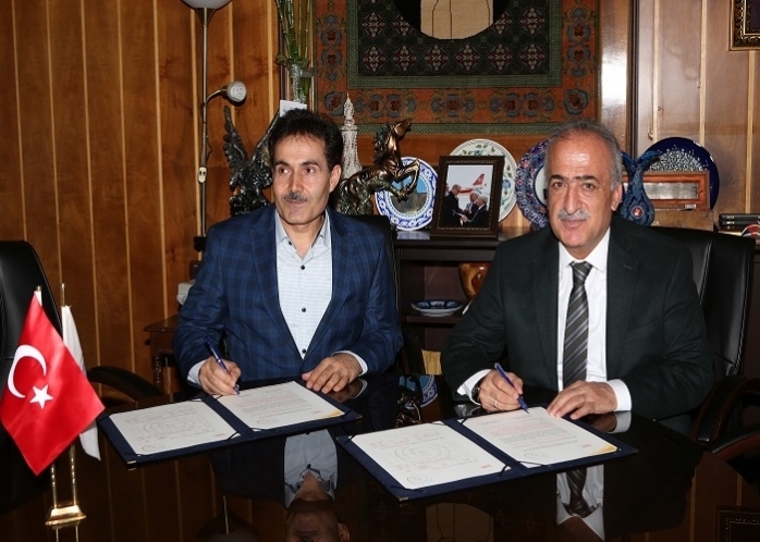 Bonab Üniversitesi Rektörü Karim Abbassian’dan Rektör Çomaklı’ya İade-i Ziyaret!