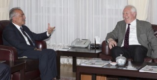 Rektör Çomaklı: ''Bilimsel Çalışmalar Paylaşılarak Anlam Kazanır''