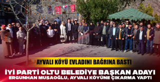 AYVALI KÖYÜ EVLADINI BAĞRINA BASTI